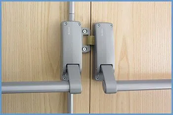State Locksmith Services Orlando, FL 407-552-4023 - 8-push-bars